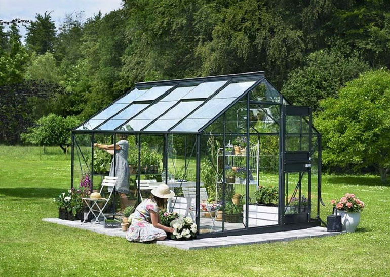 5 Best Glass Greenhouses – Stylish and Functional at the Same Time (Winter 2023)